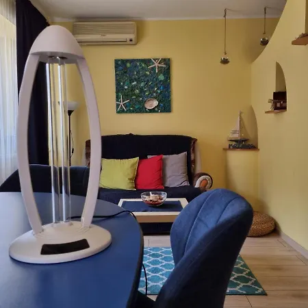 Sunny Old Town Apartment
