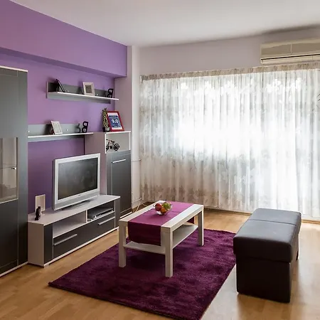 Sunny Old Town Apartment