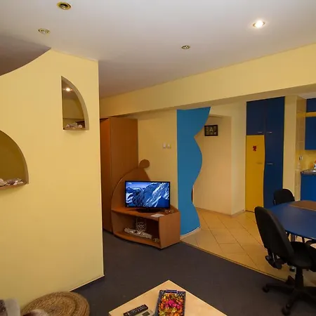 Sunny Old Town Apartment