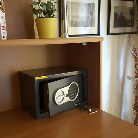 Sunny Old Town Apartman