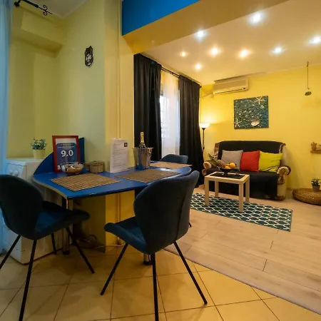 Sunny Old Town Apartman