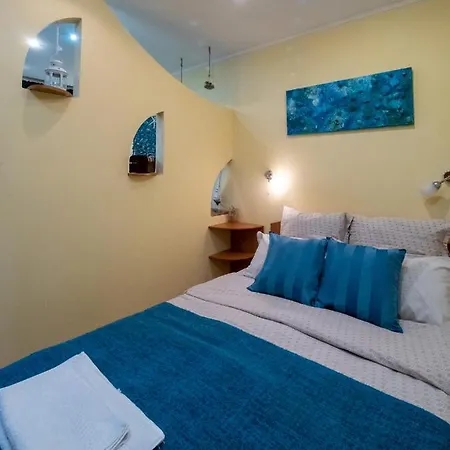 Sunny Old Town Apartment