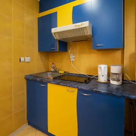 Sunny Old Town Apartman *