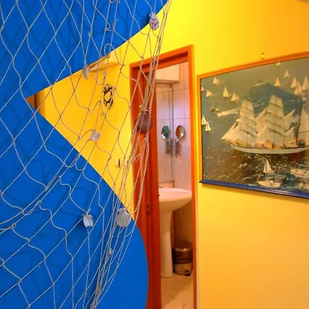 Sunny Old Town Apartman