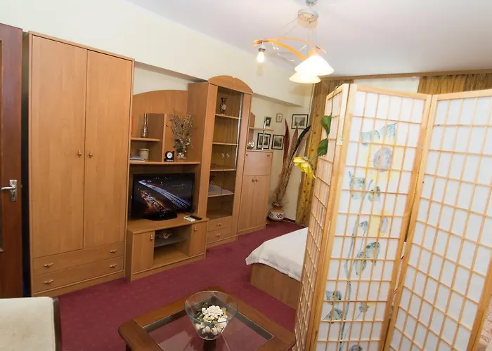 老城阳光公寓 *